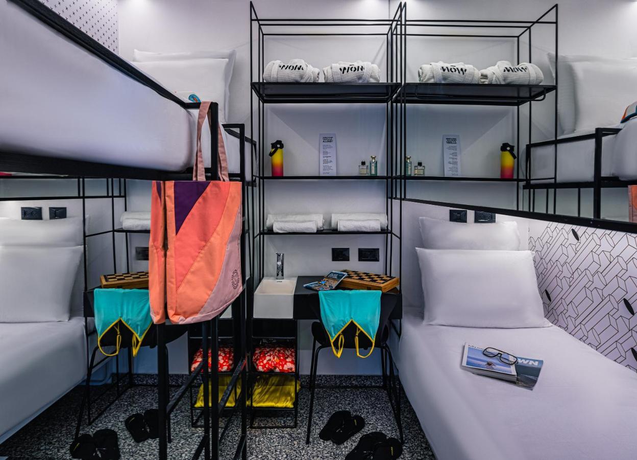 Wom Beach Pod Hotel - A Member Of Brown Hotels Тел Авив Екстериор снимка