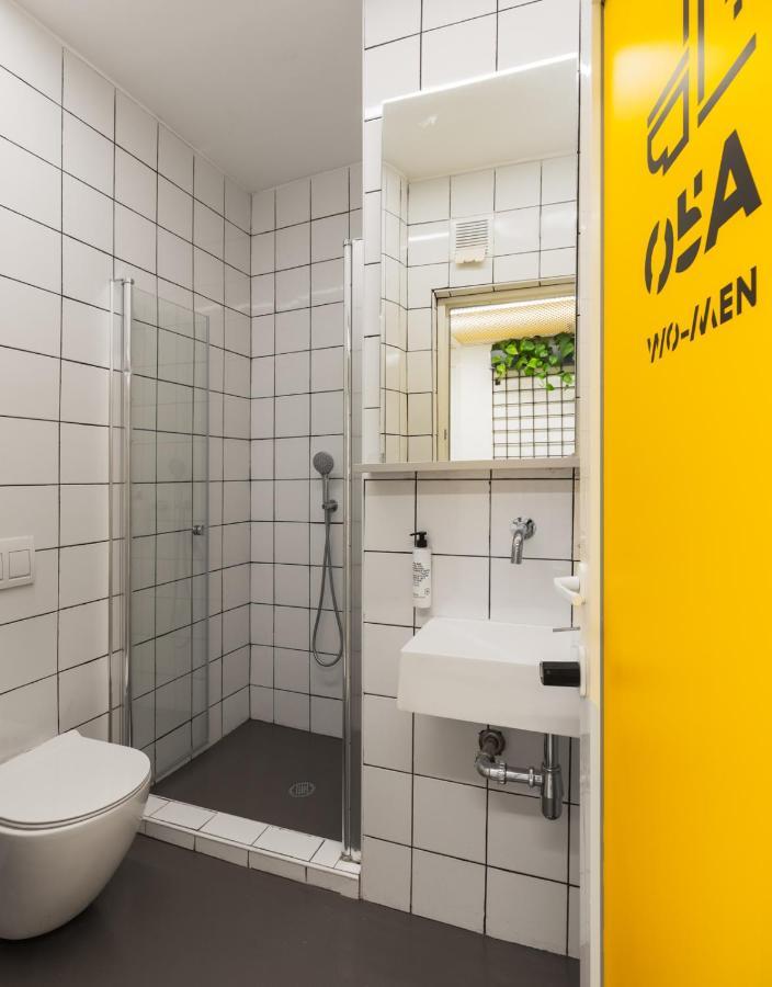 Wom Beach Pod Hotel - A Member Of Brown Hotels Тел Авив Екстериор снимка
